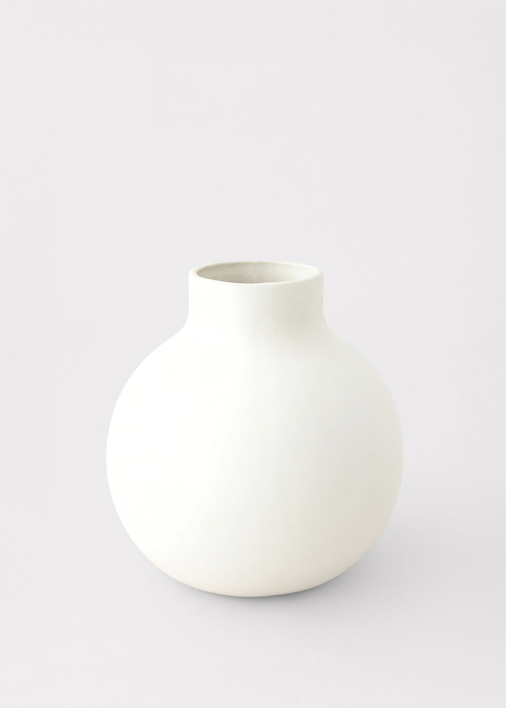Afloral™ Creamy White Round Ceramic Vase for Floral Styling