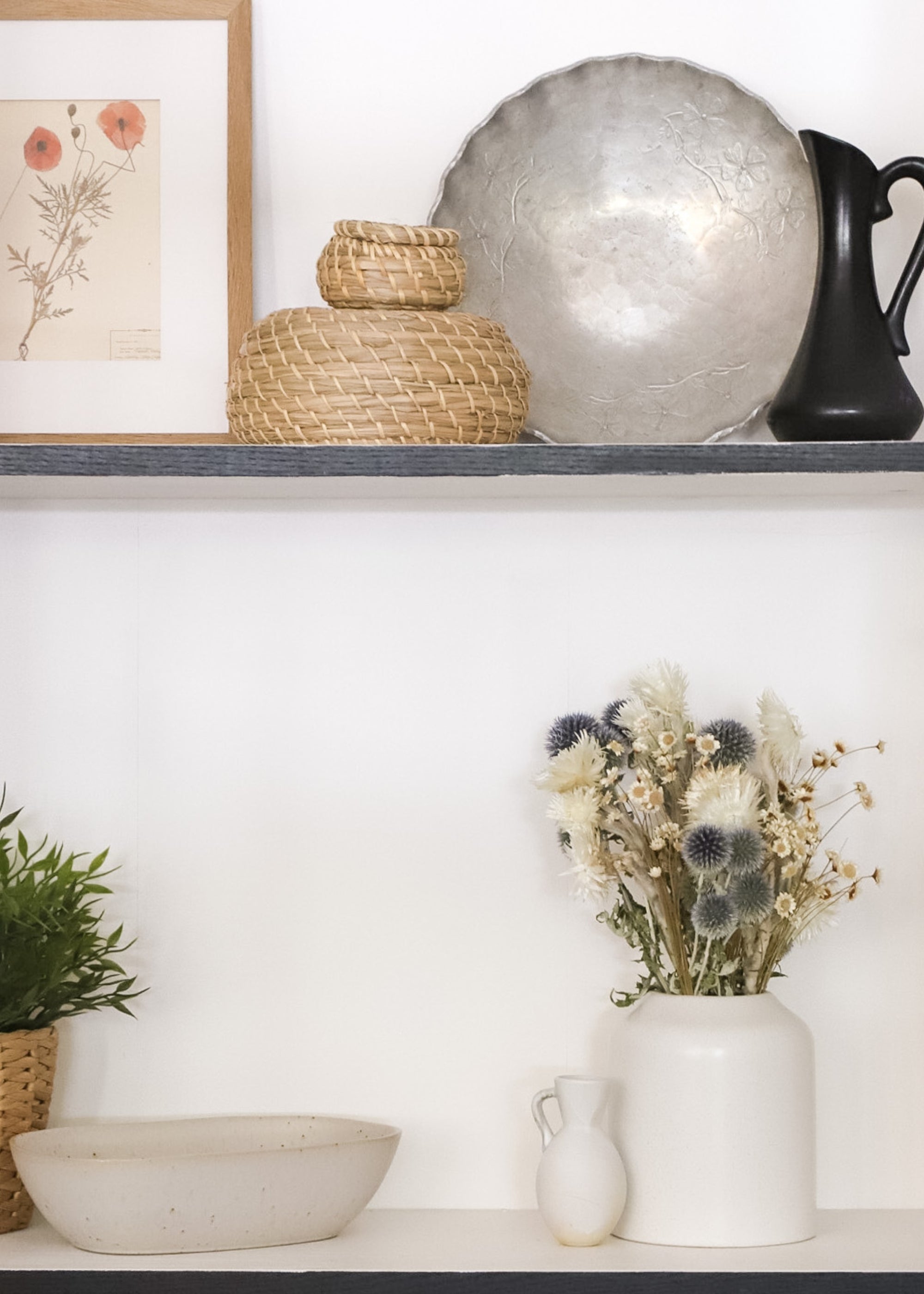 White Dried Daisy Bundle for Vase Styling