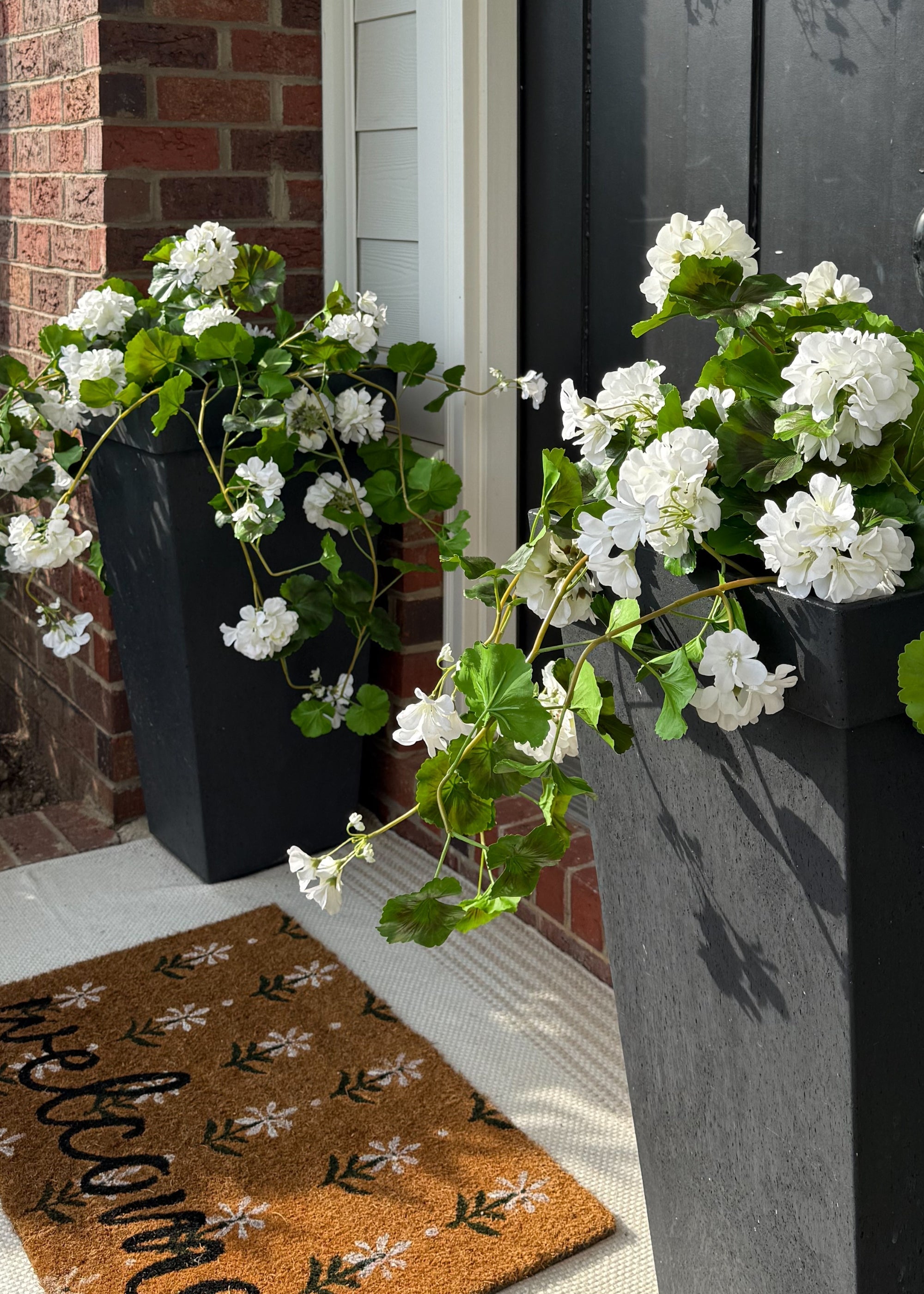 Faux Uv Treated Indoor/outdoor Geranium Hanging Bush for Vase Styling